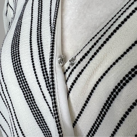 NEW Maurices Striped Flutter Sleeve Dress Shark Bite Hem White Black XS 110094 - Picture 4 of 17